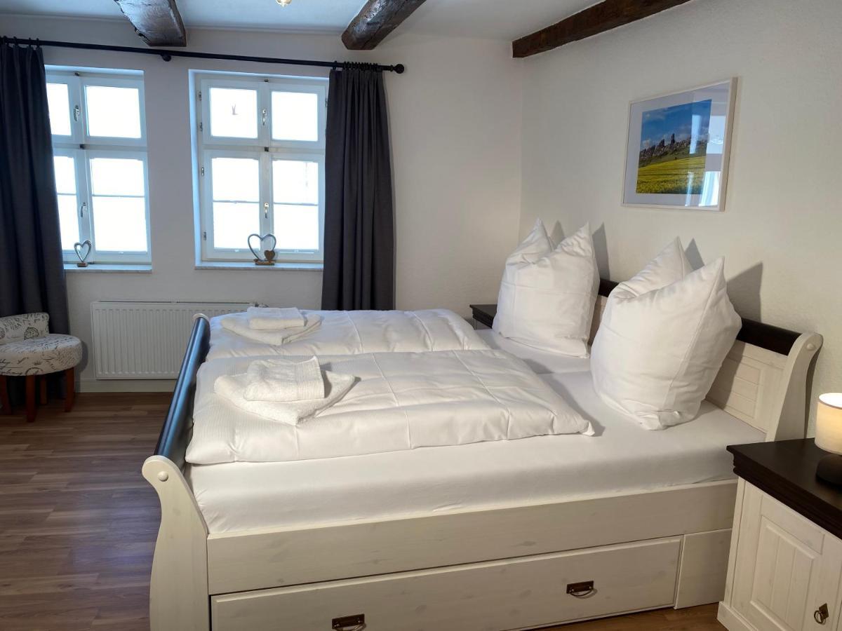 Zum Mathildenbrunnen Apartment เควดลินบวร์ก ภายนอก รูปภาพ
